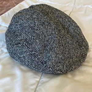 Houndstooth newsboy hat